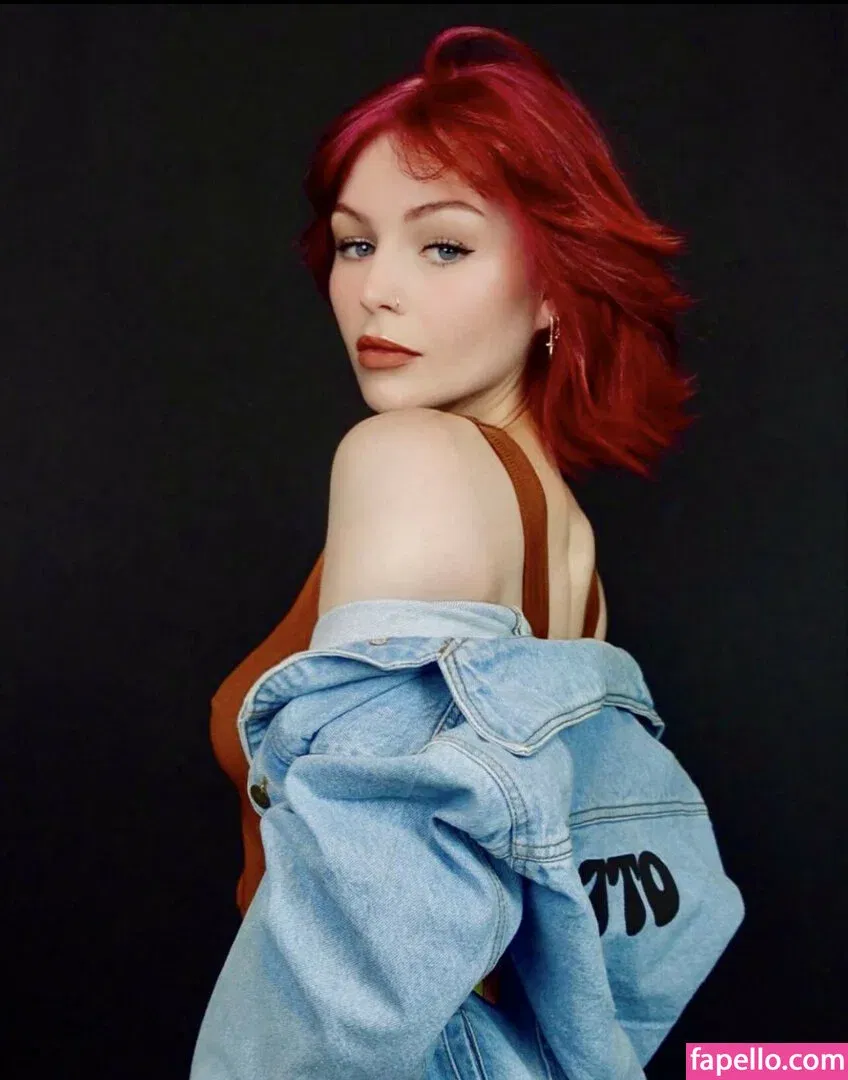 KallMeKris Onlyfans Photo Gallery 