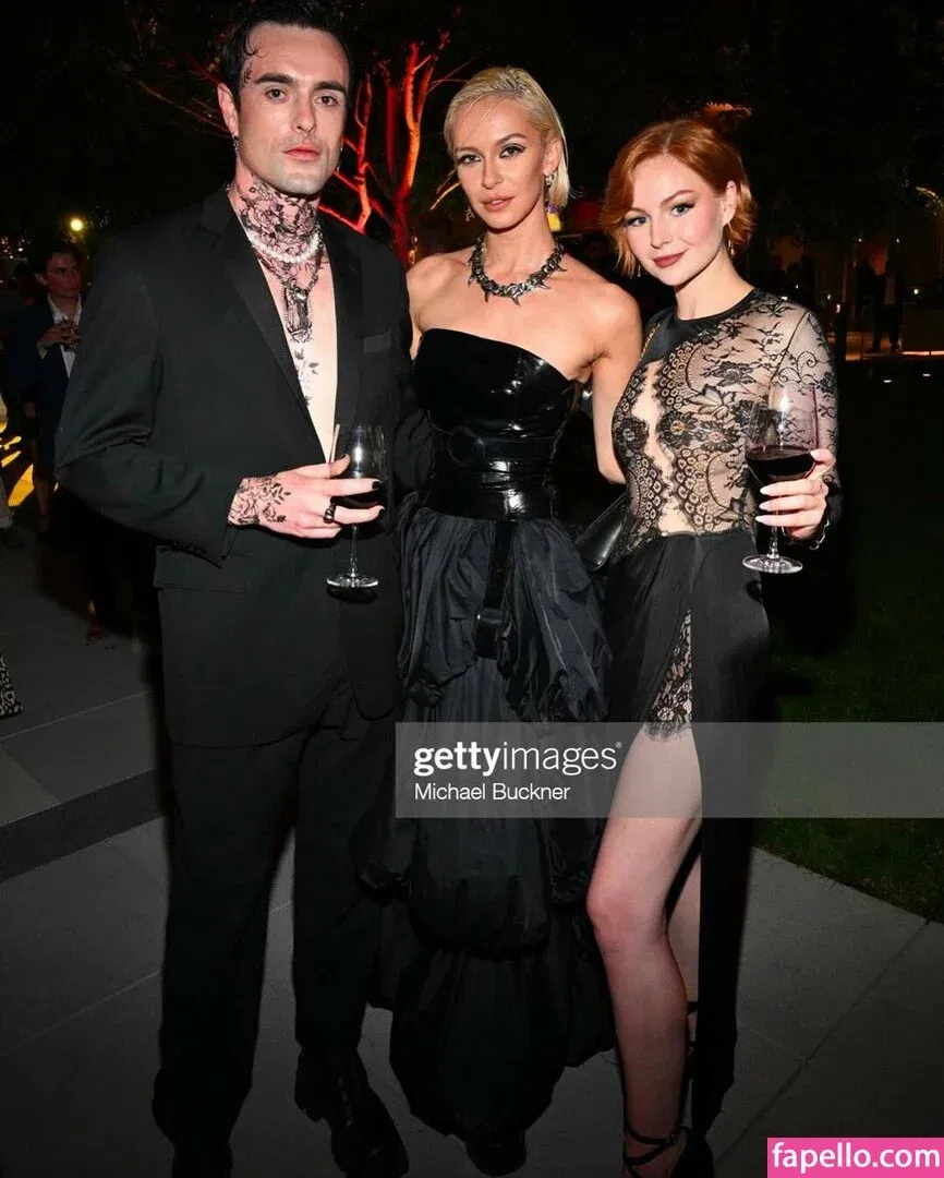 KallMeKris Onlyfans Photo Gallery 