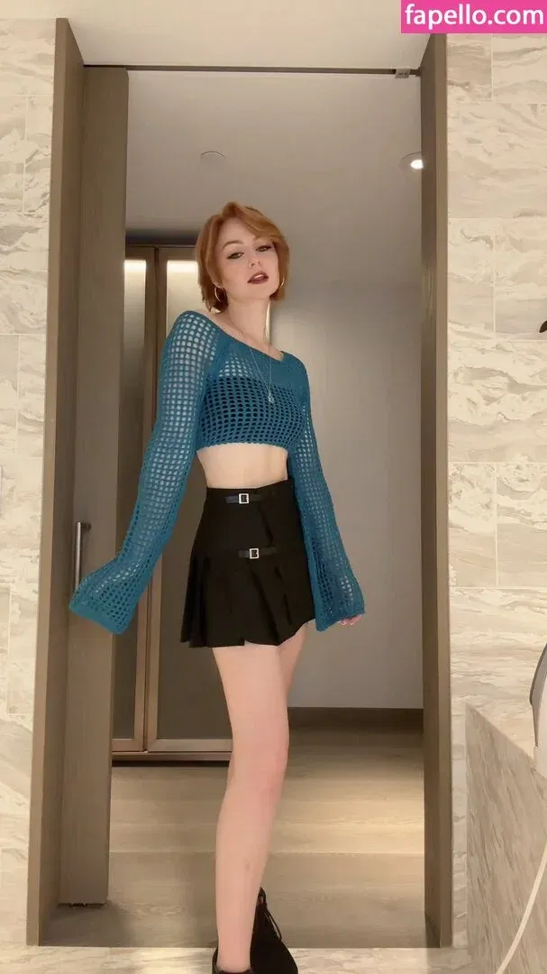 KallMeKris Onlyfans Photo Gallery 