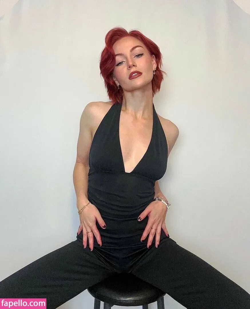 KallMeKris Onlyfans Photo Gallery 