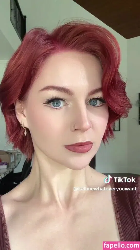 KallMeKris Onlyfans Photo Gallery 