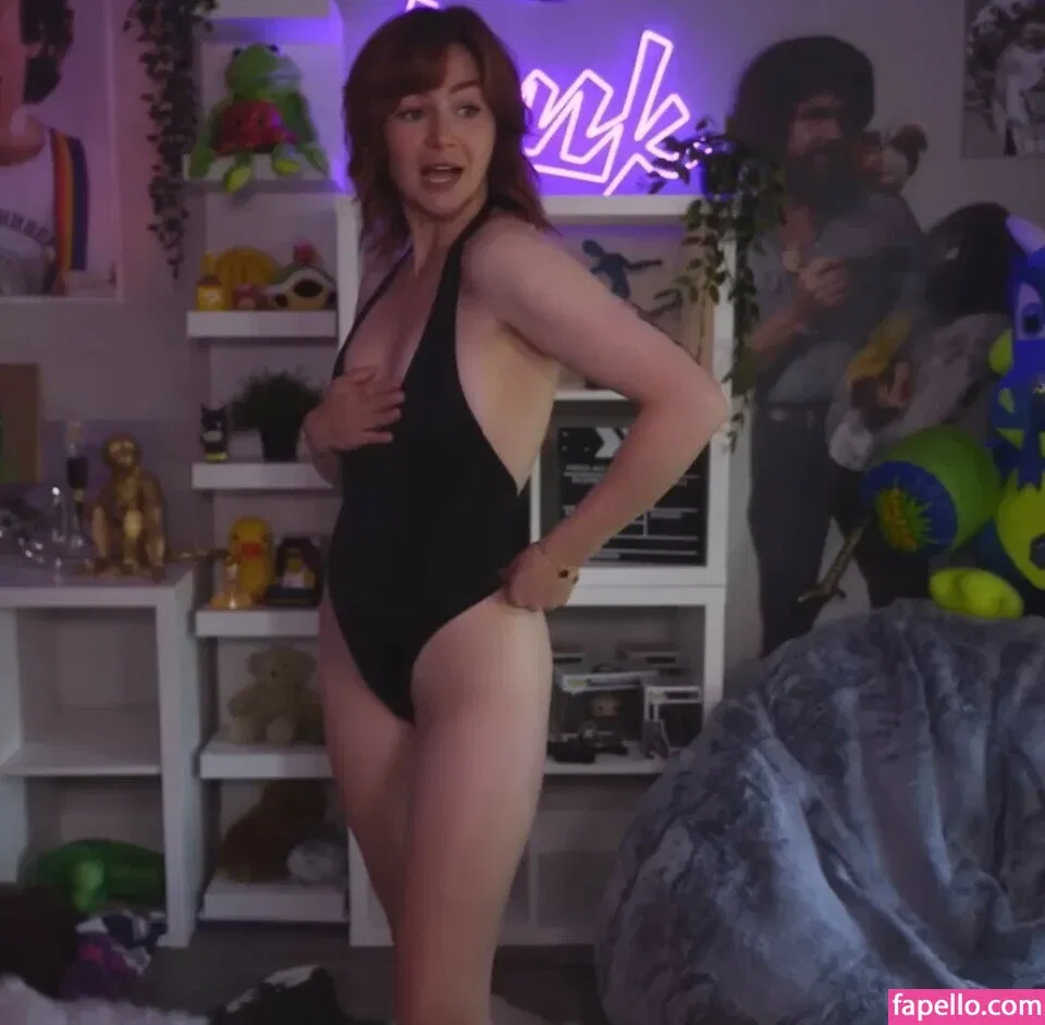 KallMeKris Onlyfans Photo Gallery 