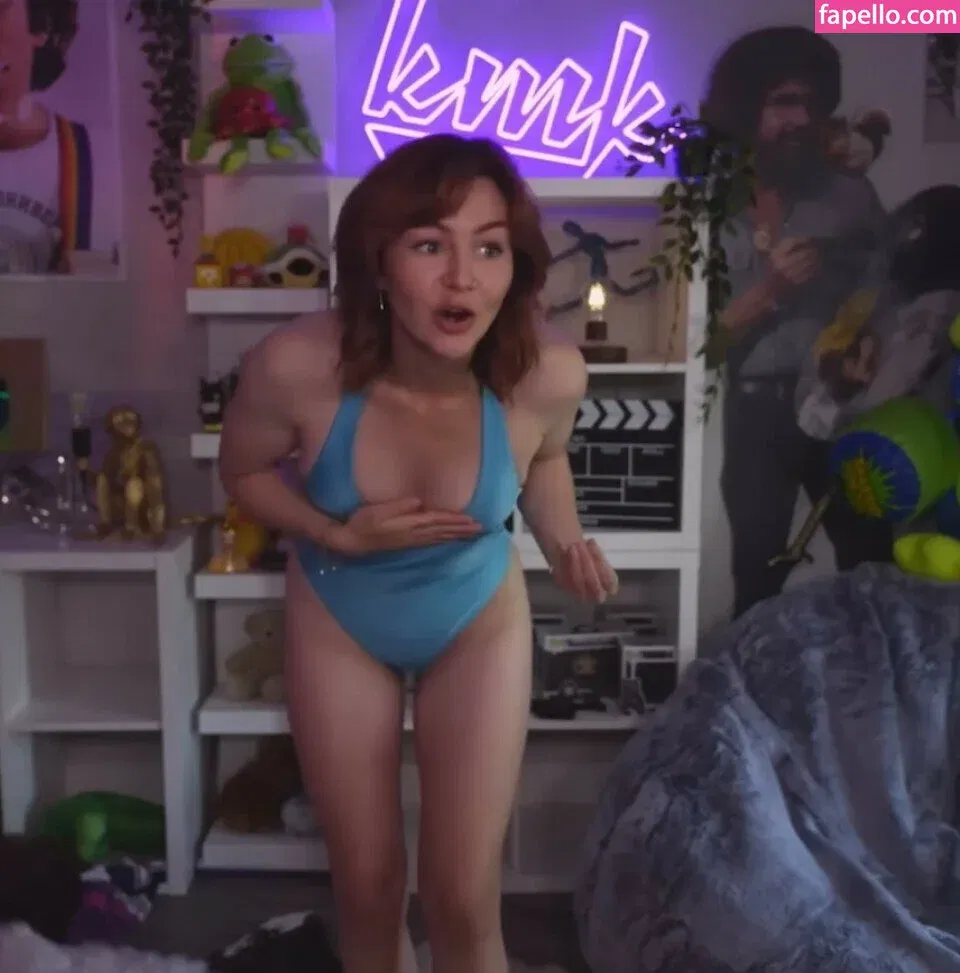 KallMeKris Onlyfans Photo Gallery 