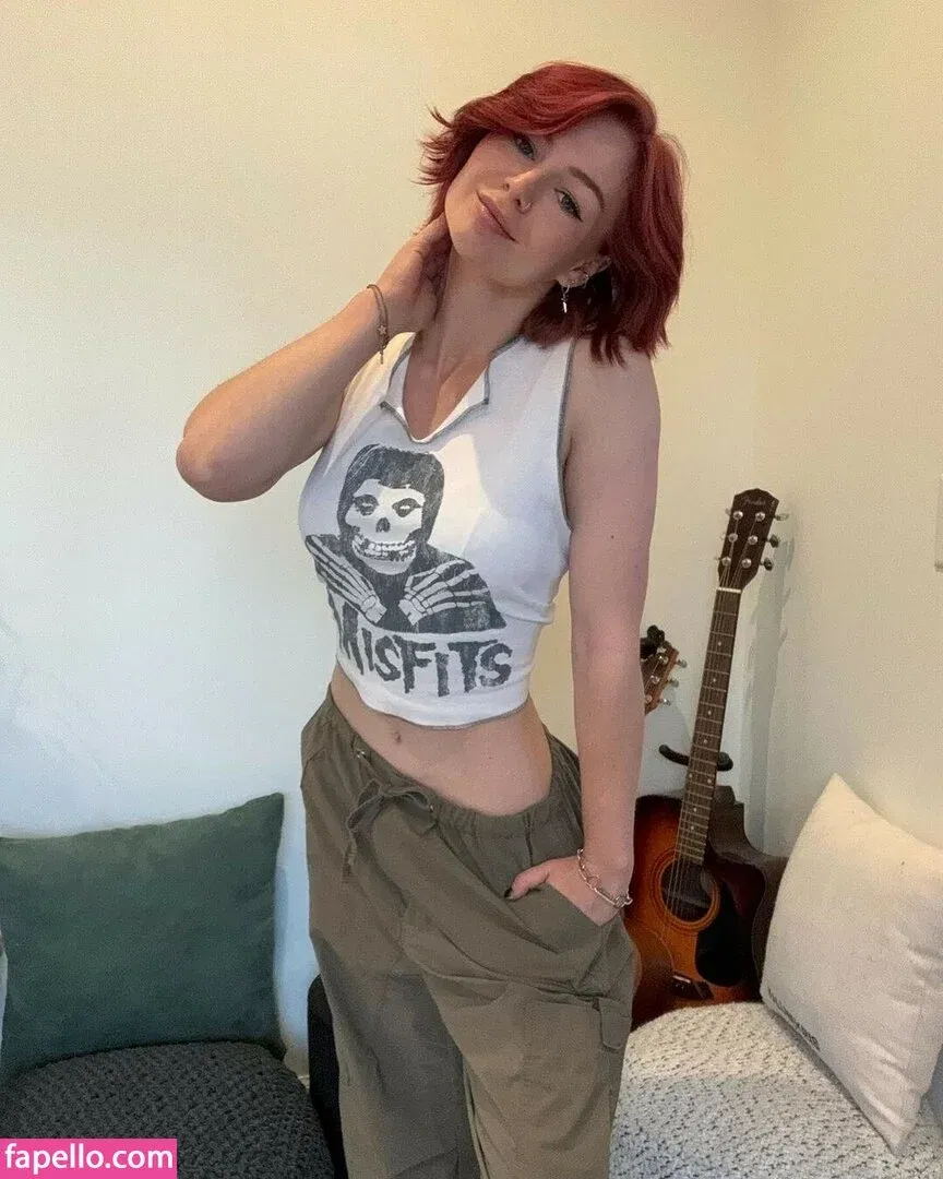 KallMeKris Onlyfans Photo Gallery 