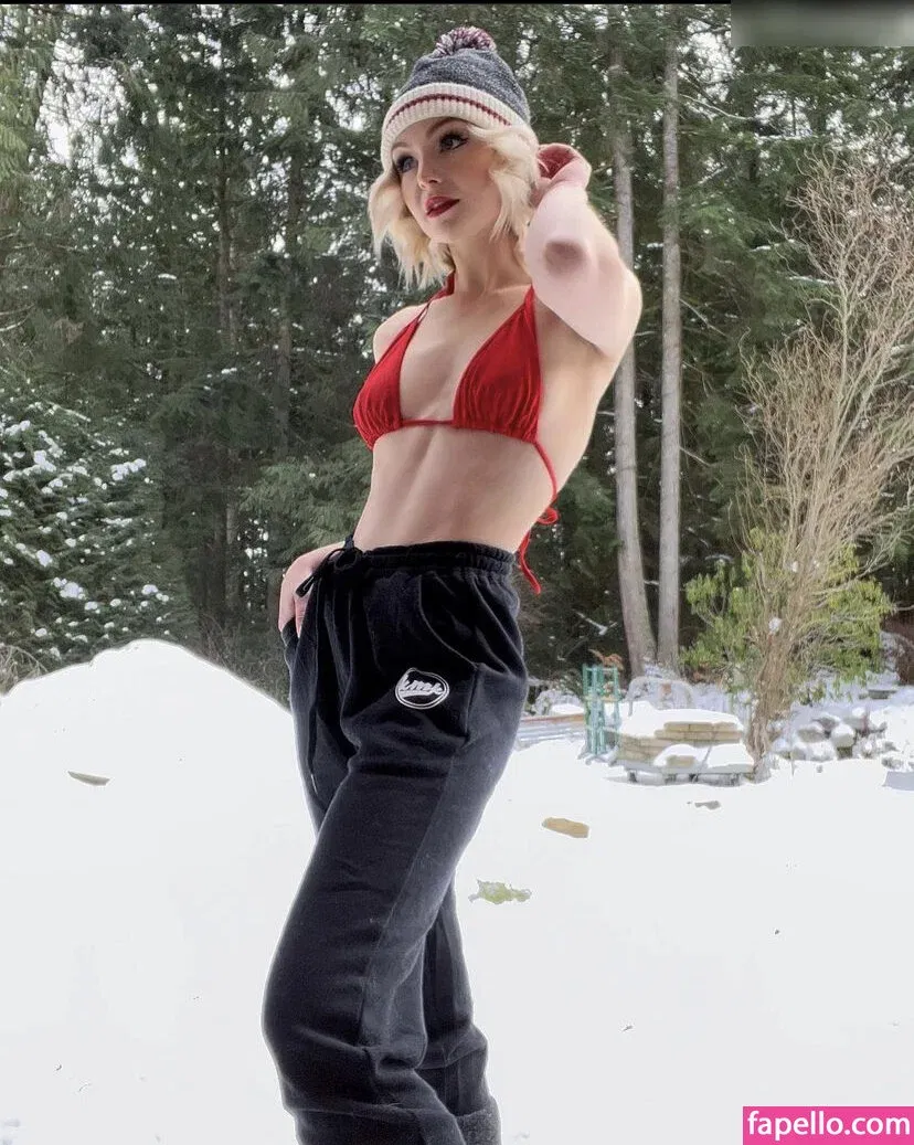 KallMeKris Onlyfans Photo Gallery 