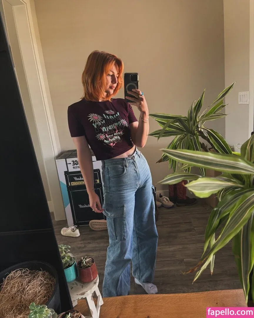 KallMeKris Onlyfans Photo Gallery 