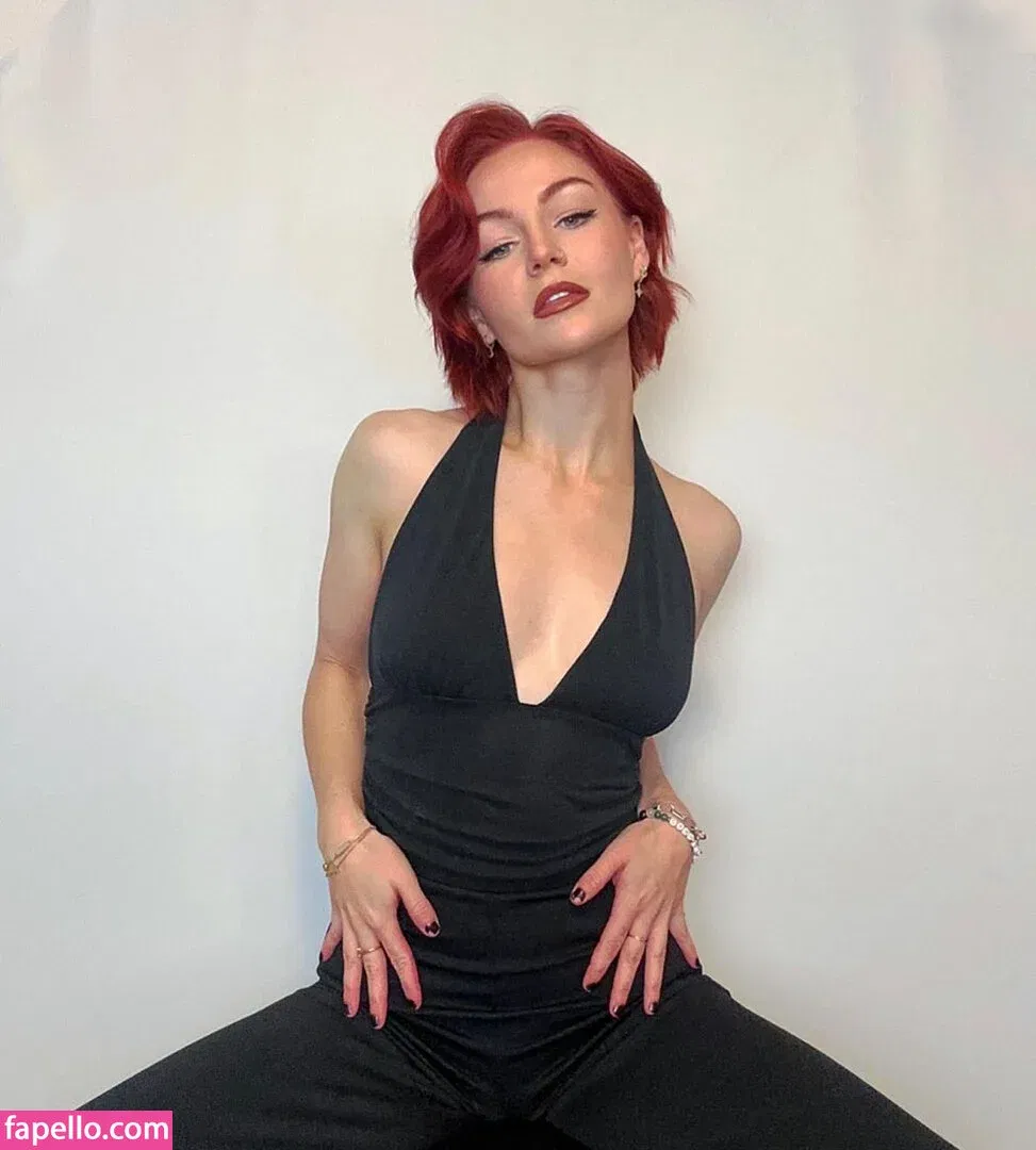 KallMeKris Onlyfans Photo Gallery 