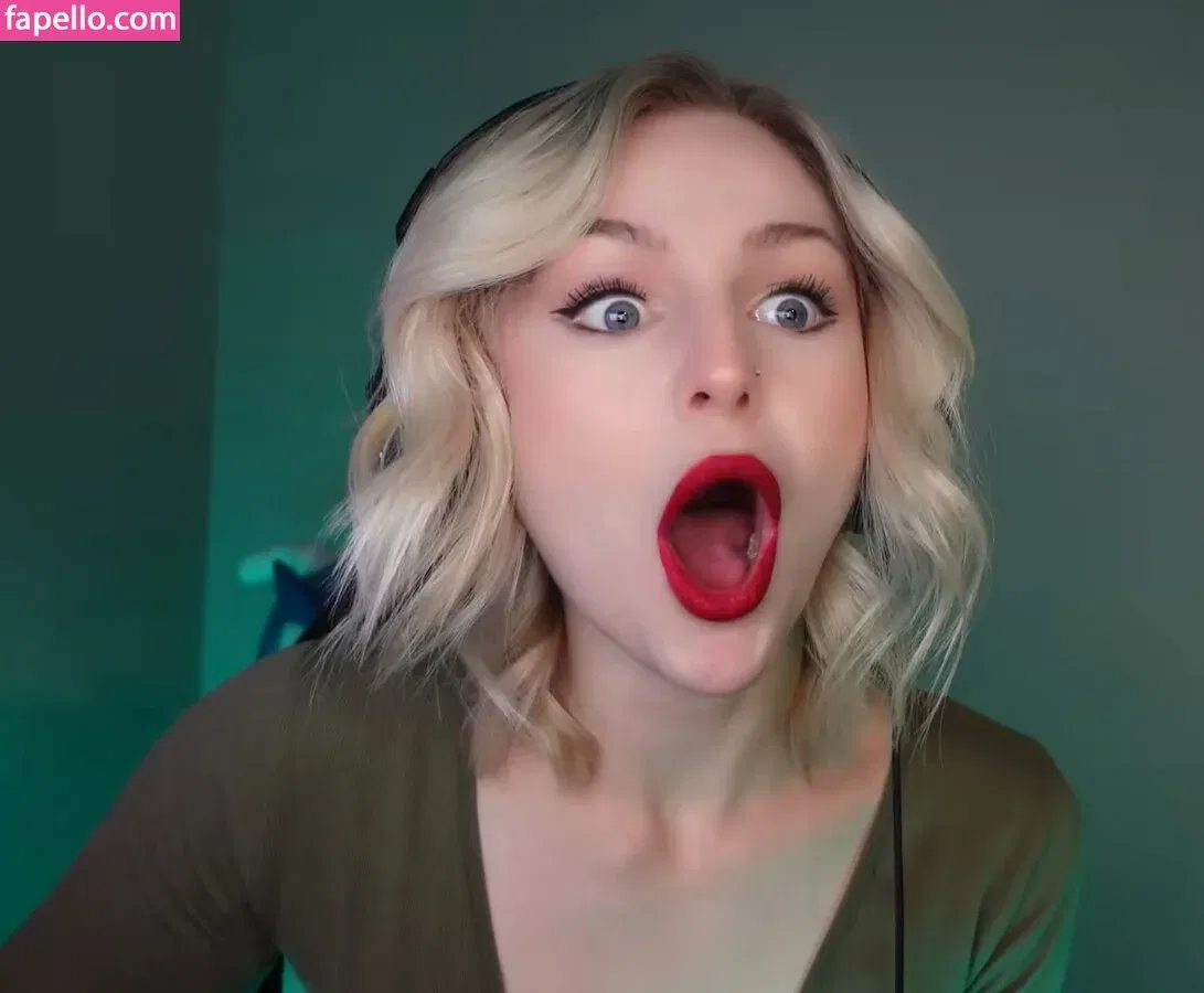 KallMeKris Onlyfans Photo Gallery 