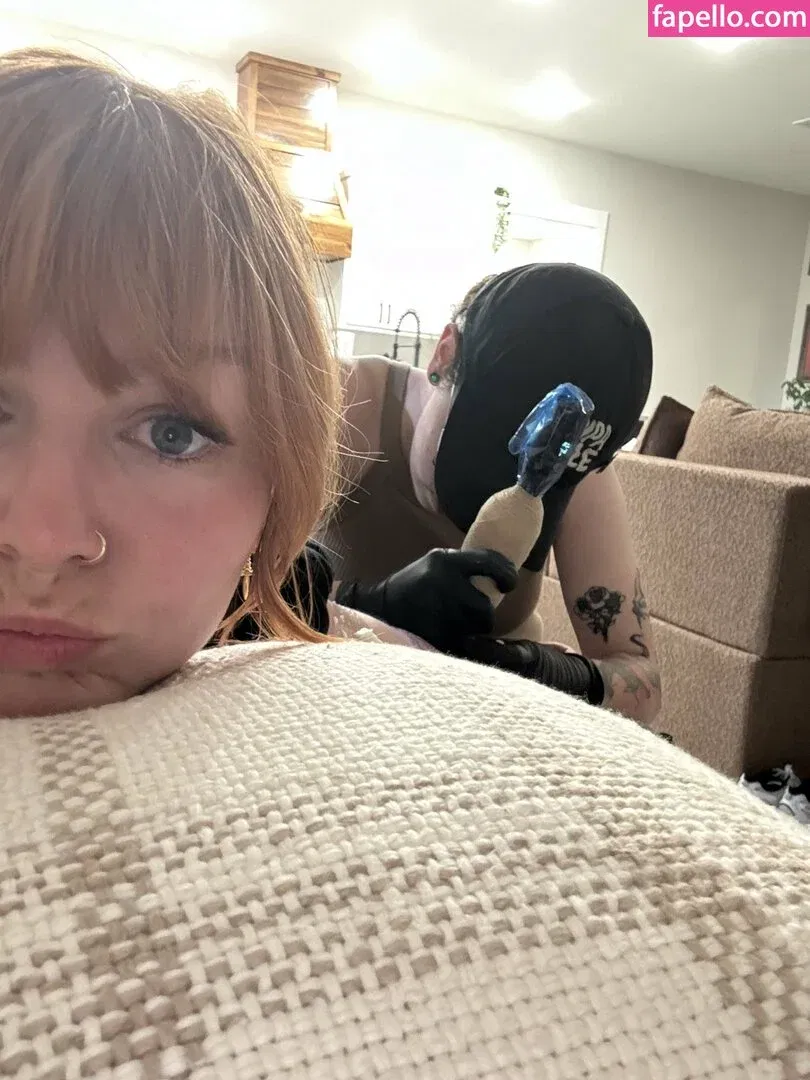 KallMeKris Onlyfans Photo Gallery 