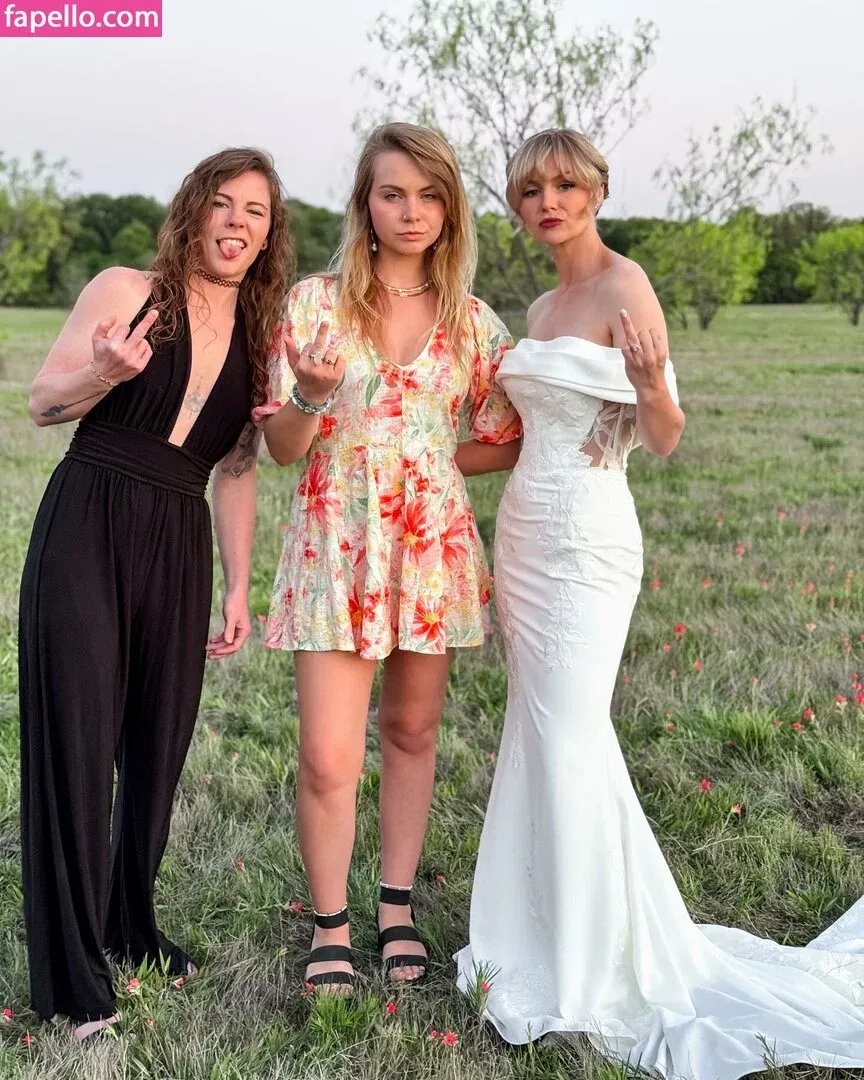 KallMeKris Onlyfans Photo Gallery 