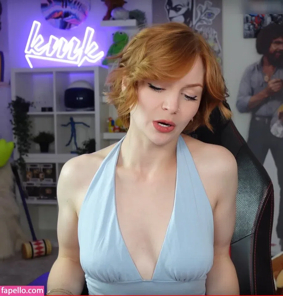 KallMeKris Onlyfans Photo Gallery 