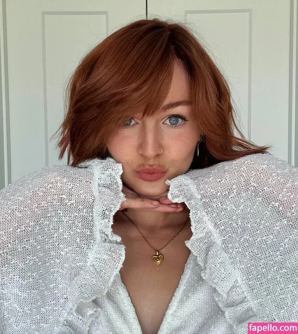 KallMeKris Onlyfans Photo Gallery 