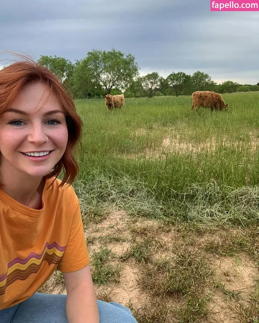 KallMeKris Onlyfans Photo Gallery 