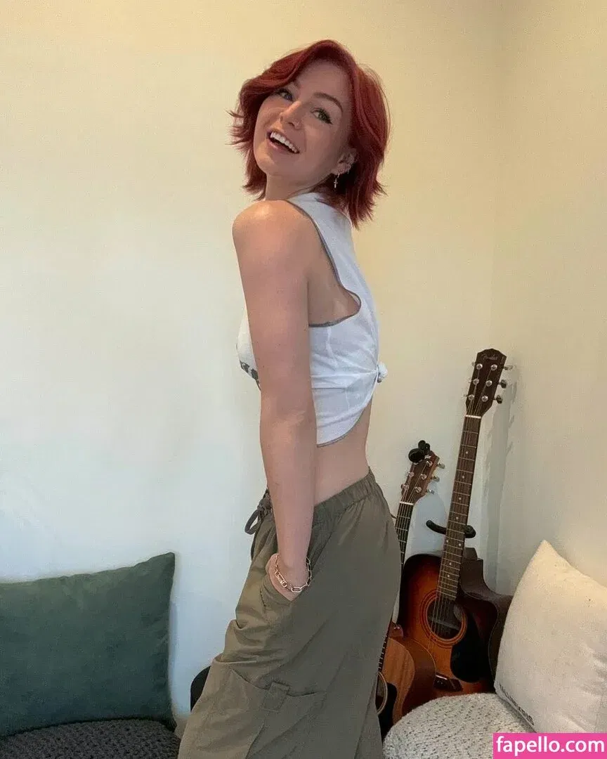 KallMeKris Onlyfans Photo Gallery 