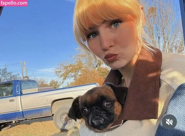 KallMeKris Onlyfans Photo Gallery 