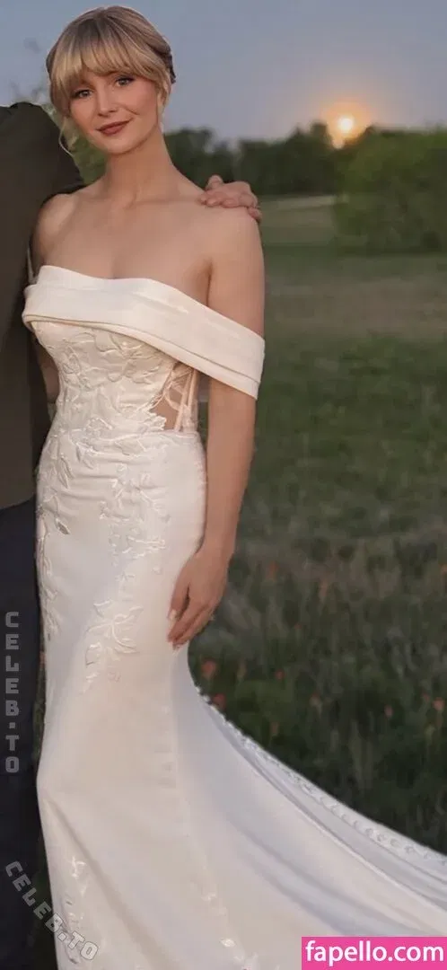 KallMeKris Onlyfans Photo Gallery 