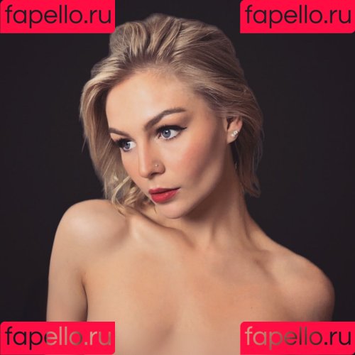 KallMeKris Onlyfans Photo Gallery 