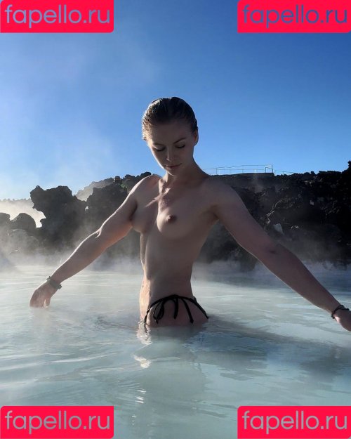 KallMeKris Onlyfans Photo Gallery 