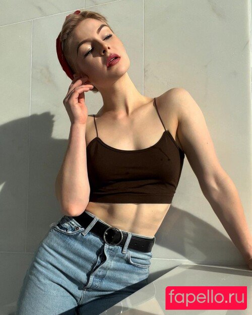 KallMeKris Onlyfans Photo Gallery 