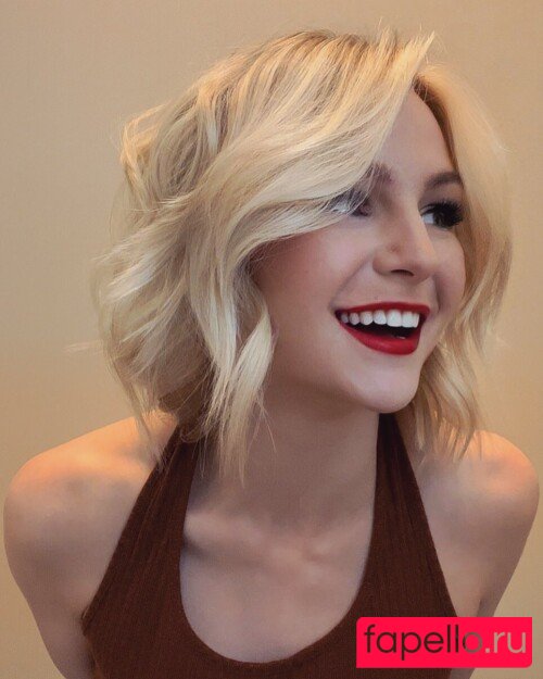 KallMeKris Onlyfans Photo Gallery 