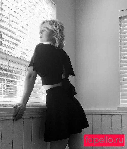 KallMeKris Onlyfans Photo Gallery 