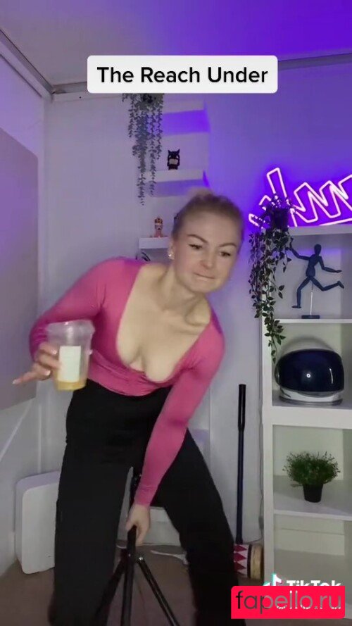 KallMeKris Onlyfans Photo Gallery 