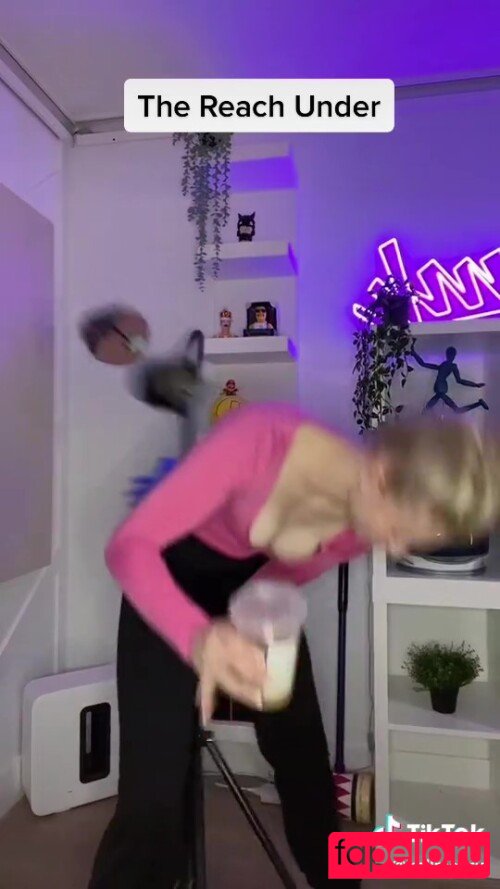 KallMeKris Onlyfans Photo Gallery 