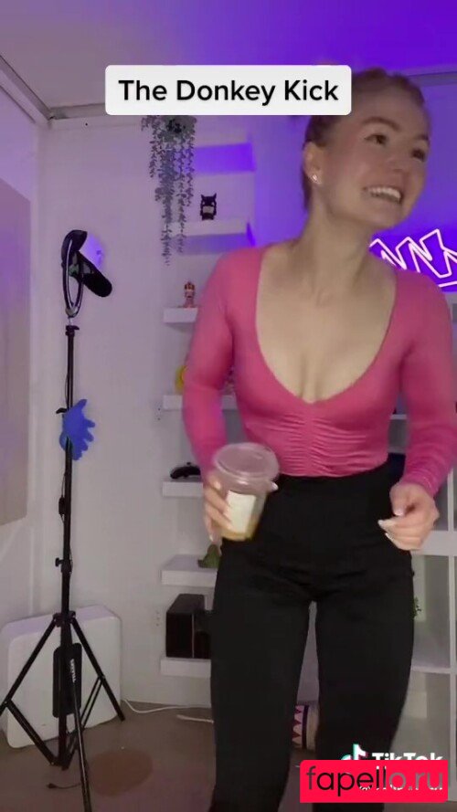 KallMeKris Onlyfans Photo Gallery 