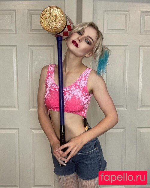 KallMeKris Onlyfans Photo Gallery 