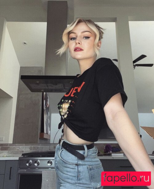 KallMeKris Onlyfans Photo Gallery 