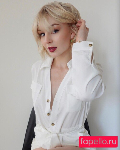 KallMeKris Onlyfans Photo Gallery 