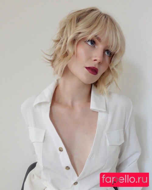 KallMeKris Onlyfans Photo Gallery 