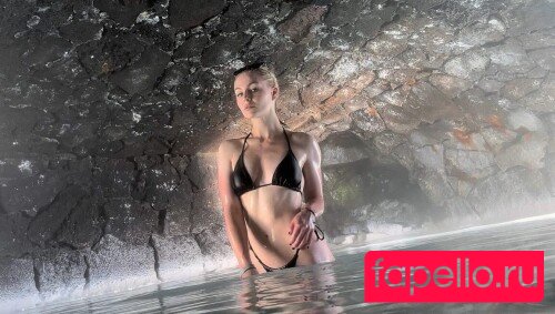 KallMeKris Onlyfans Photo Gallery 