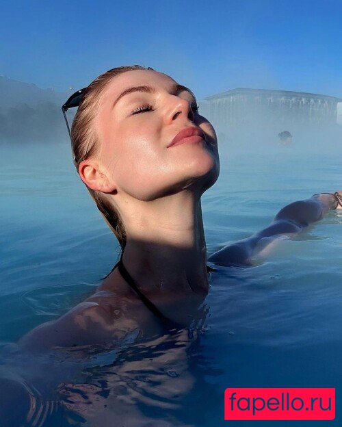 KallMeKris Onlyfans Photo Gallery 