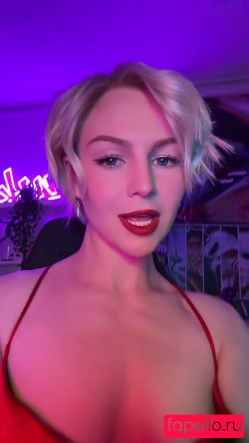 KallMeKris Onlyfans Photo Gallery 