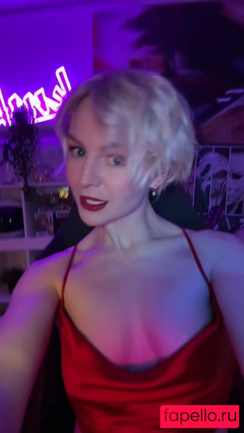 KallMeKris Onlyfans Photo Gallery 