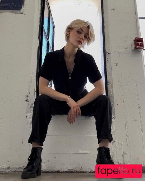 KallMeKris Onlyfans Photo Gallery 