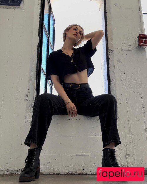 KallMeKris Onlyfans Photo Gallery 