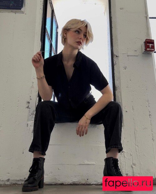 KallMeKris Onlyfans Photo Gallery 