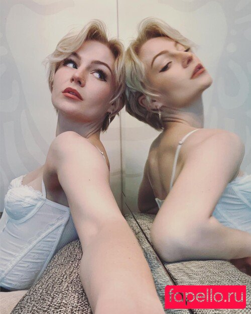 KallMeKris Onlyfans Photo Gallery 