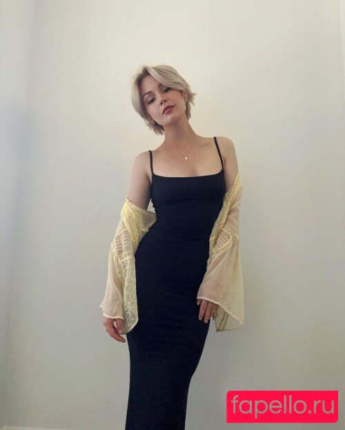 KallMeKris Onlyfans Photo Gallery 