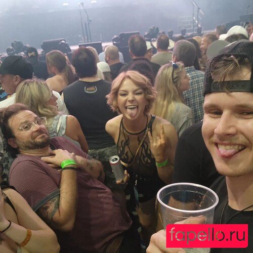 KallMeKris Onlyfans Photo Gallery 