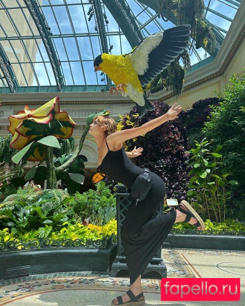 KallMeKris Onlyfans Photo Gallery 