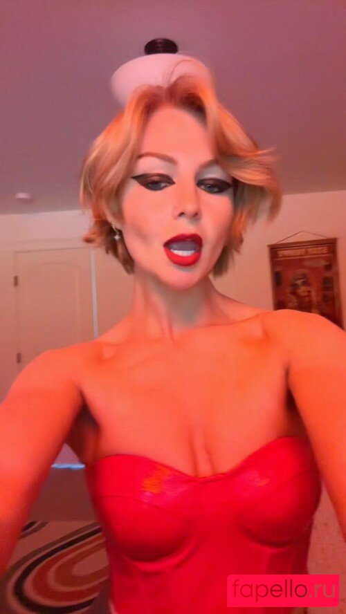 KallMeKris Onlyfans Photo Gallery 