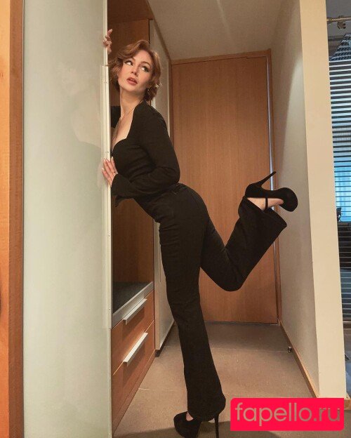 KallMeKris Onlyfans Photo Gallery 