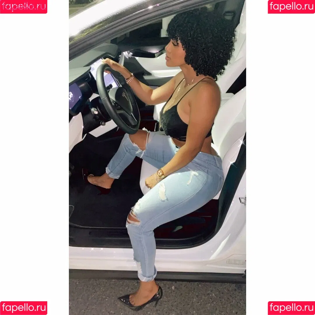 Sophie Likosky Onlyfans Photo Gallery 