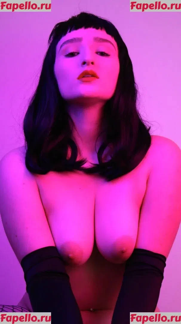 Alexandria The Red Onlyfans Photo Gallery 