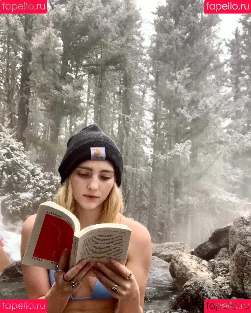 Willow Shields Onlyfans Photo Gallery 