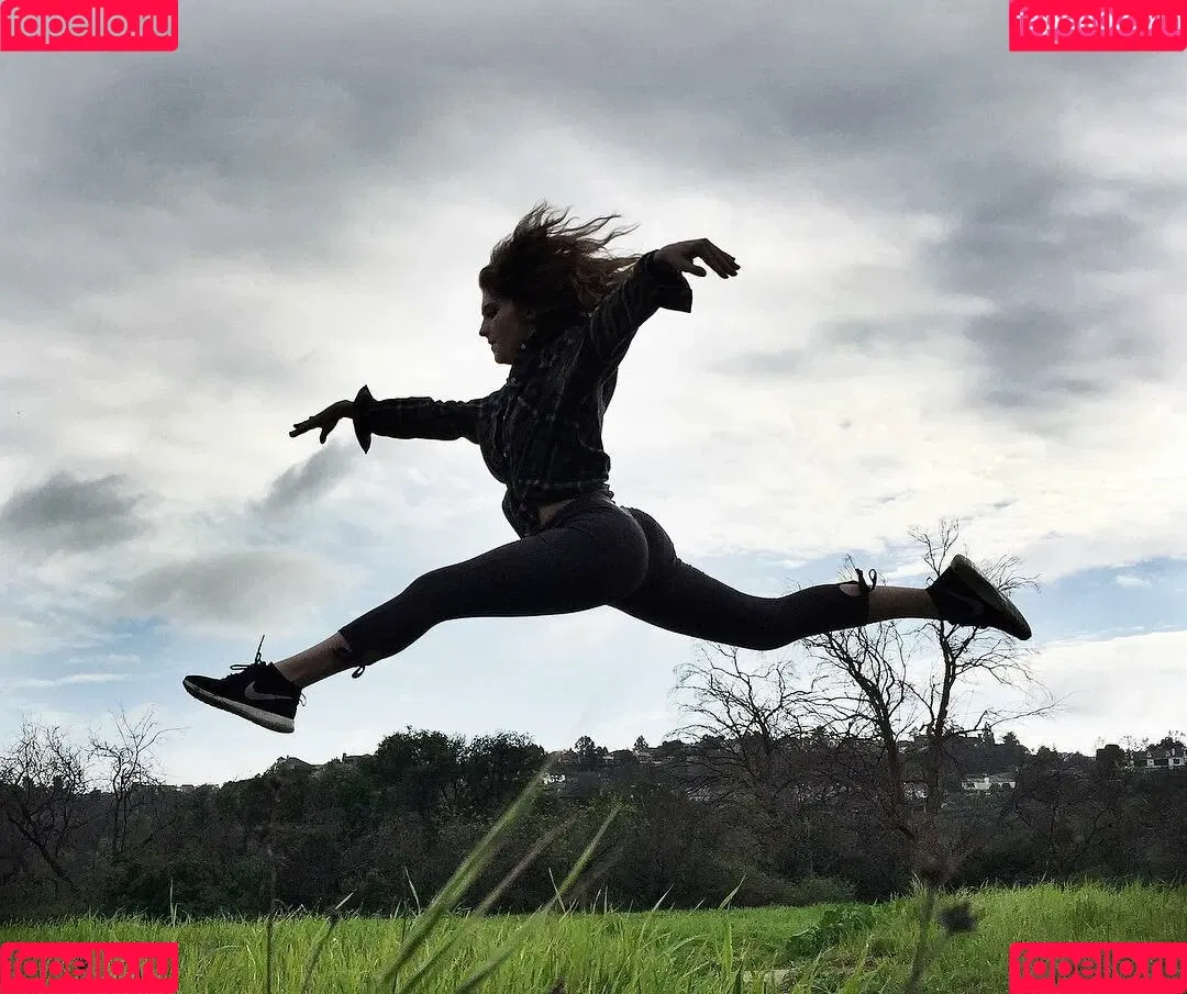 Willow Shields Onlyfans Photo Gallery 