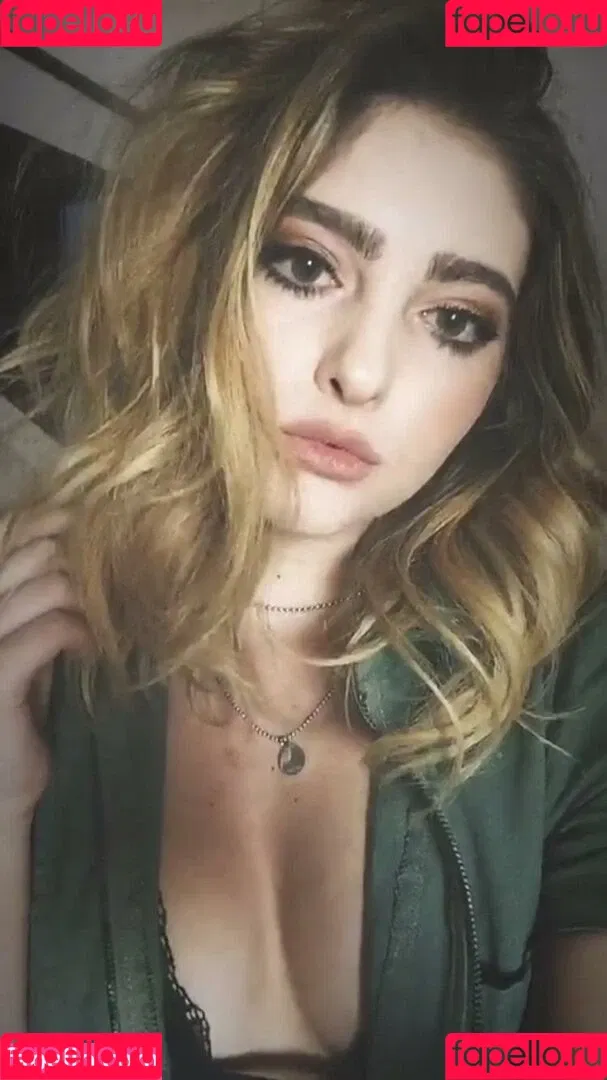 Willow Shields Onlyfans Photo Gallery 